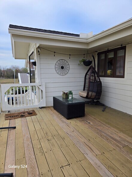 More Photos Of 4309 Young St, Pasadena General Retail For Sale