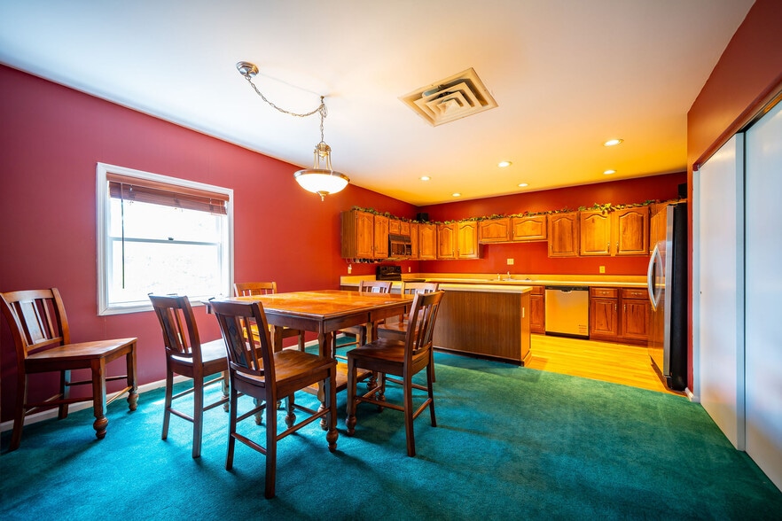 More Photos Of 2990 Bethel Rd, Columbus Funeral Home For Sale