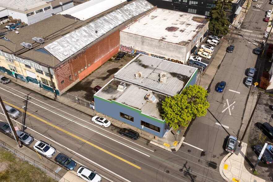 More Photos Of 55 SE Main St, Portland Warehouse For Lease