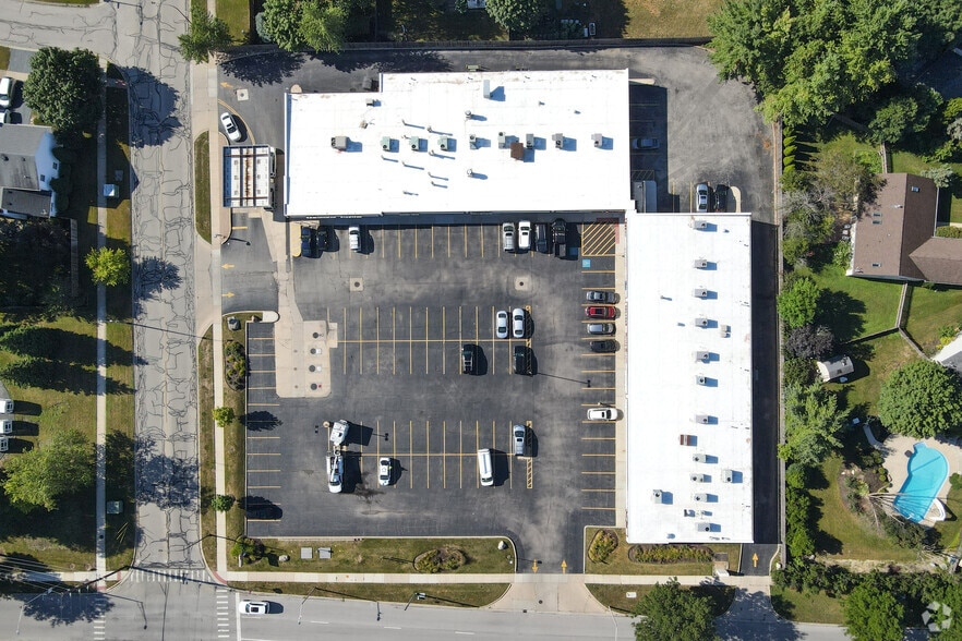 More Photos Of 501-541 W 87th St, Naperville General Retail For Sale