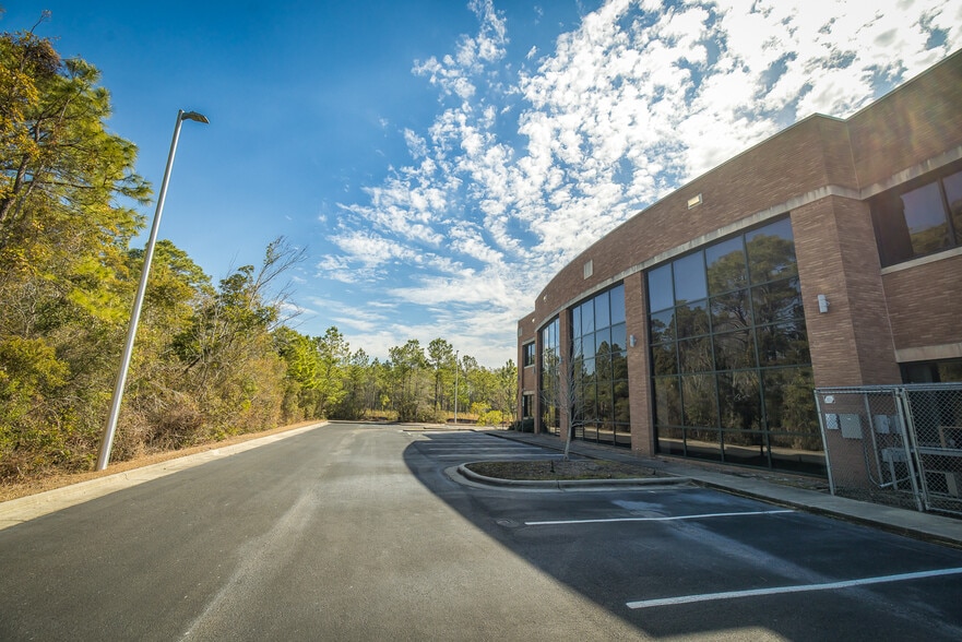 More Photos Of 4332 Southport-Supply Rd, Southport Medical For Sale