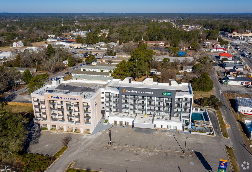 More Photos Of 115 Lake Ave, Spring Lake Hotel For Sale