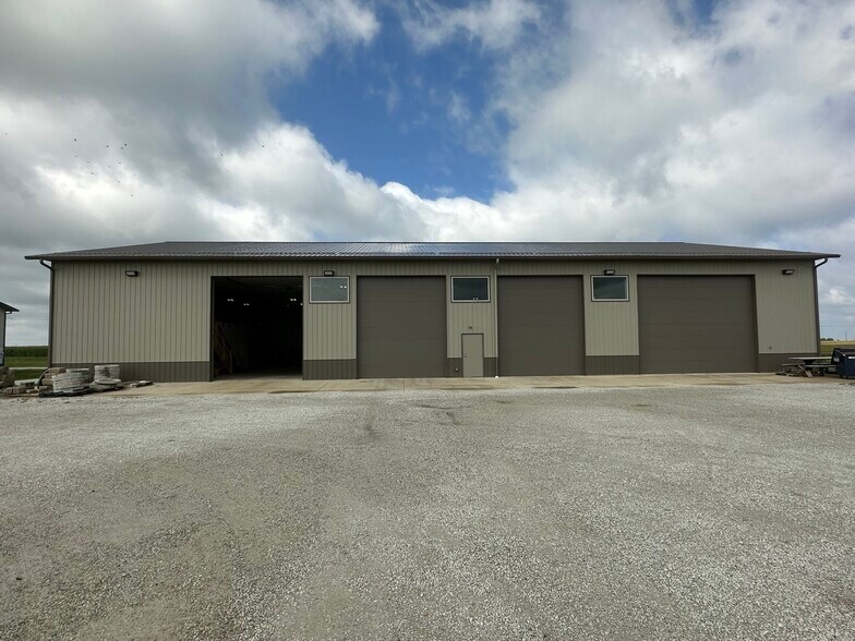 More Photos Of 24145 S La Grange Rd, Frankfort Manufacturing For Sale