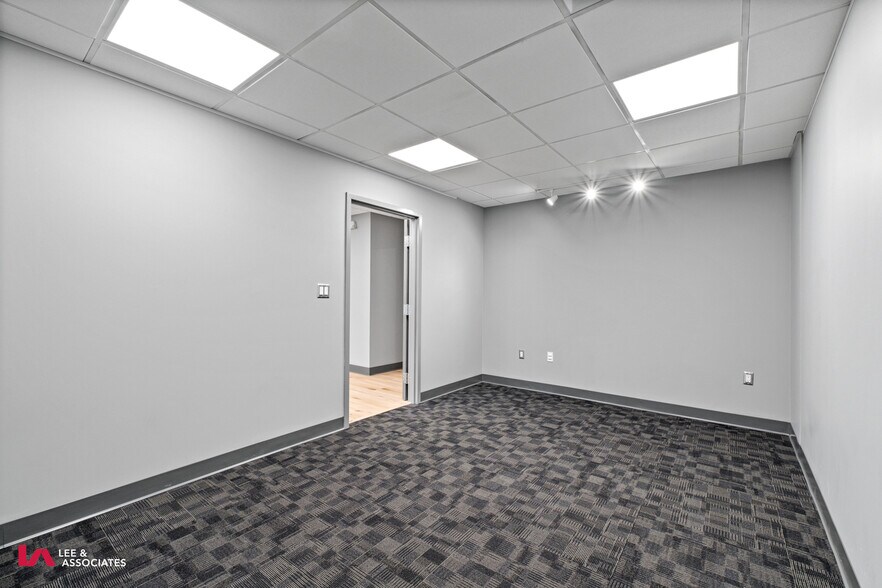 More Photos Of 1810 Lee Rd, Lithia Springs Office For Sale