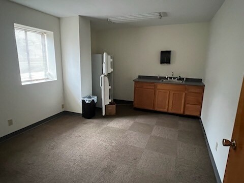 More Photos Of 205 N Michigan St, Oxford Manufacturing For Lease