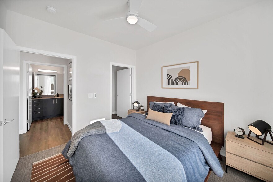 More Photos Of 11811-11821 NE 128th St, Kirkland Multifamily For Sale
