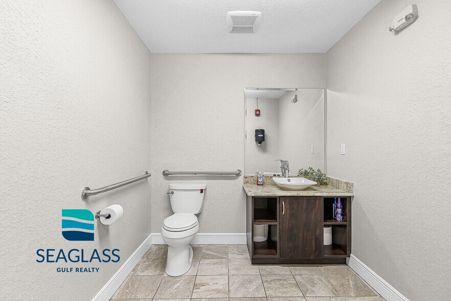 More Photos Of 3890 Veronica S Shoemaker Blvd, Fort Myers Warehouse For Sale