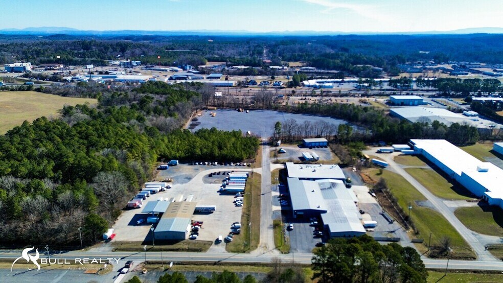 More Photos Of 152 Tyler Dr, Calhoun Warehouse For Lease