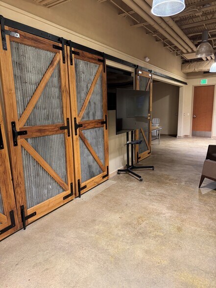 More Photos Of 7230 Lee Deforest Dr, Columbia Office For Sale