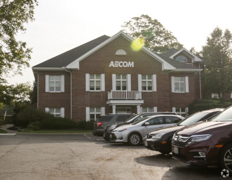 More Photos Of 564 White Pond Dr, Akron Office For Lease
