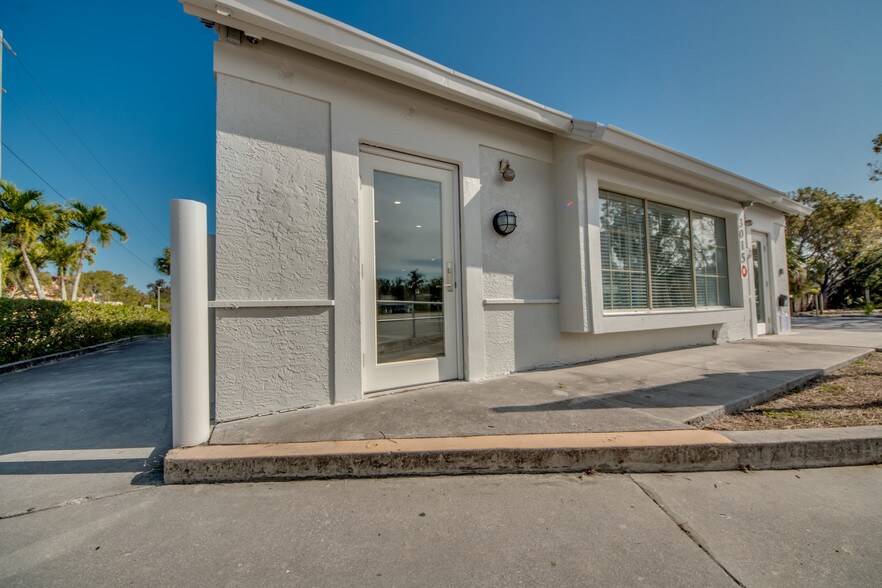 More Photos Of 3015 Tamiami Trl E, Naples Storefront Retail Office For Sale