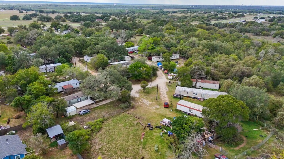 More Photos Of 102 Oak Ridge Dr, Floresville Trailer Camper Park For Sale