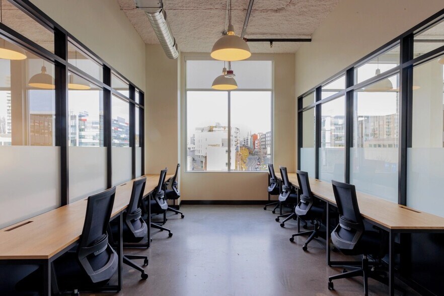 More Photos Of 4311 11th Ave NE, Seattle Office For Lease