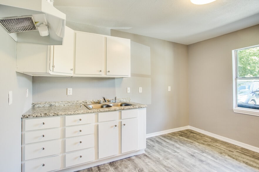 More Photos Of 4914 Kashmere St, Houston Apartments For Sale