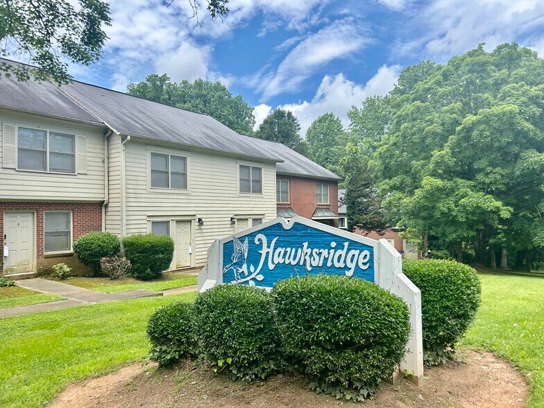 More Photos Of 239 13th Avenue Pl NW, Hickory Apartments For Sale