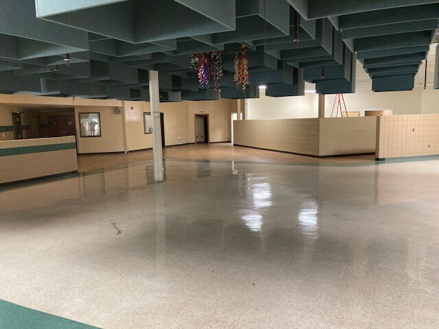 More Photos Of 110 Leffel Ln, Springfield Service For Lease