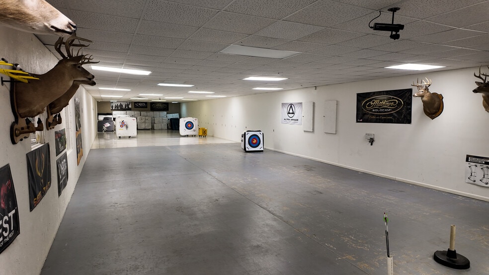 More Photos Of 45 Job Corp Rd, Pine Knot Flex For Sale