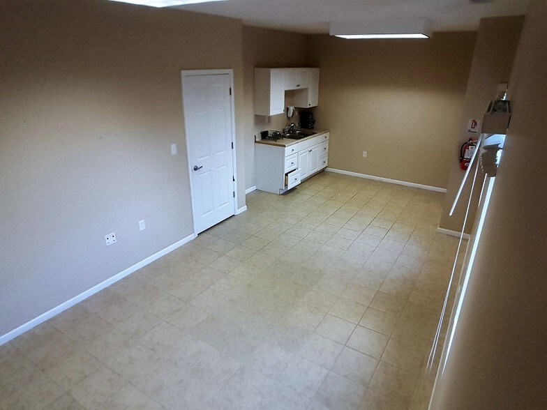 More Photos Of 1221 E 25th St, Lawrence Warehouse For Sale