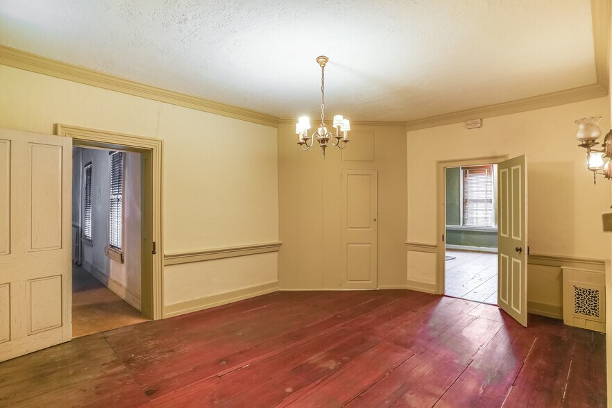 More Photos Of 419 S State St, Dover Office For Sale