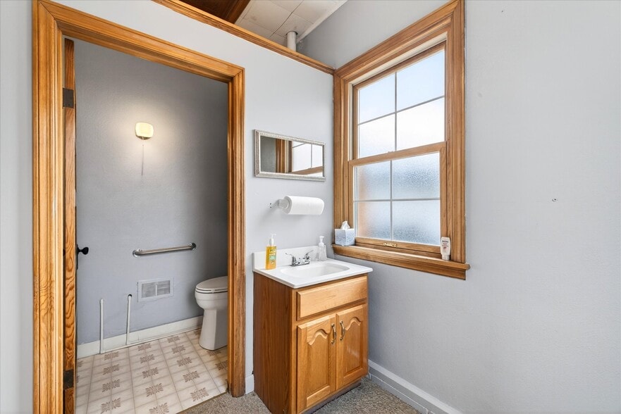 More Photos Of , Spencer Specialty For Sale