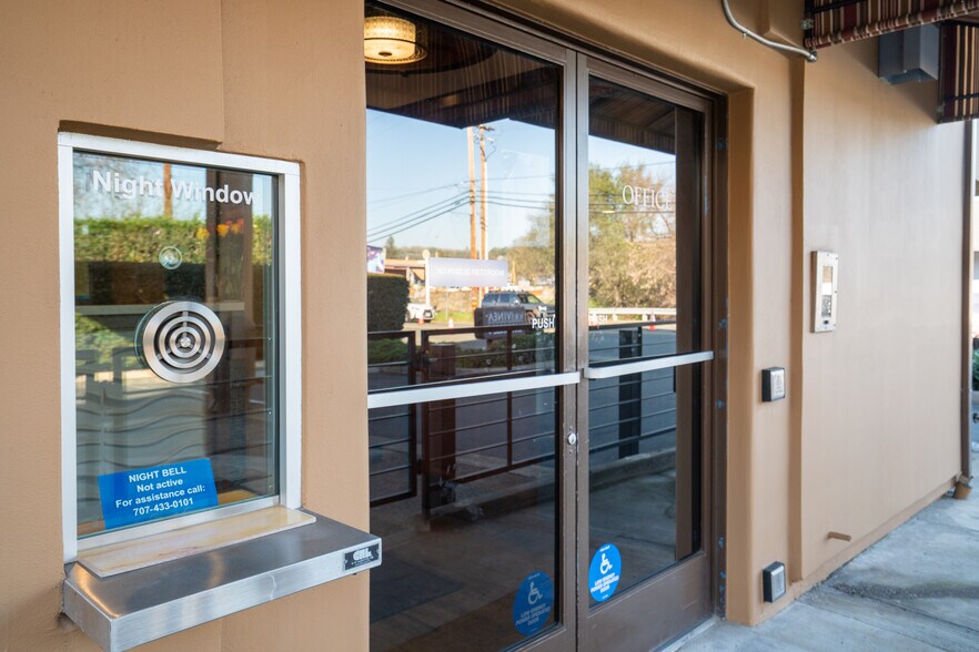 More Photos Of 178 Dry Creek Rd, Healdsburg Hotel For Sale