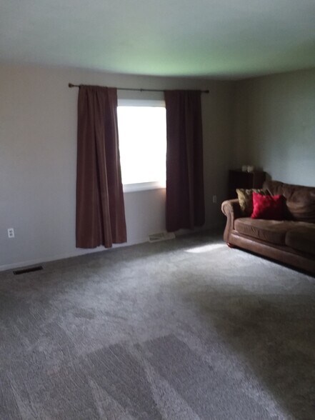 More Photos Of 853 W State Road 38, New Castle General Retail For Sale