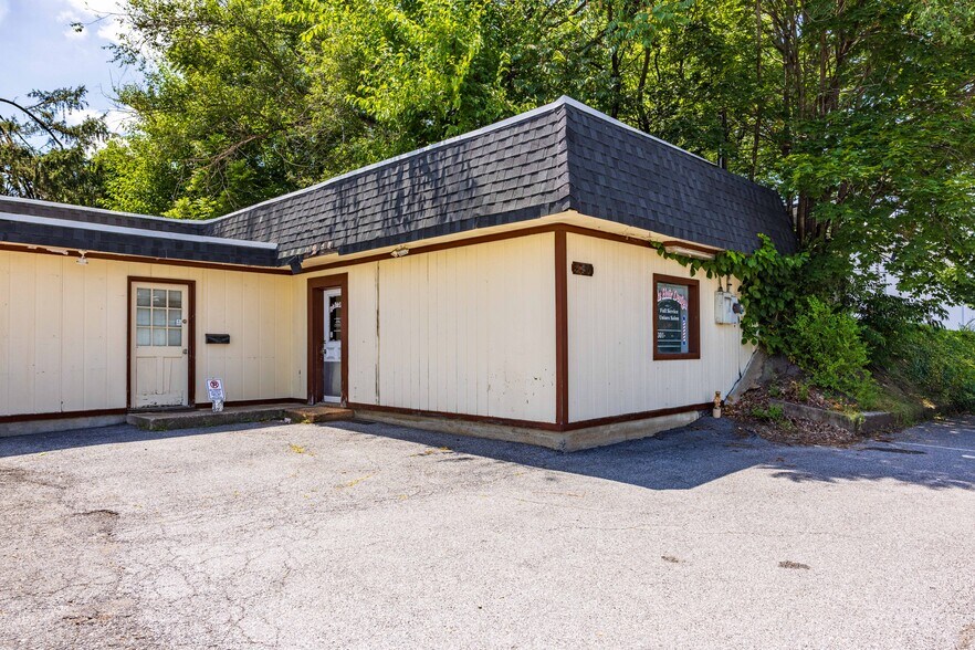 More Photos Of 500 W Patrick St, Frederick Freestanding For Sale