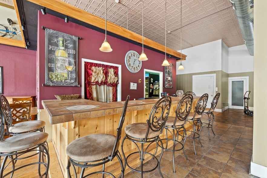 More Photos Of 603 N River St, Hot Springs Hotel For Sale