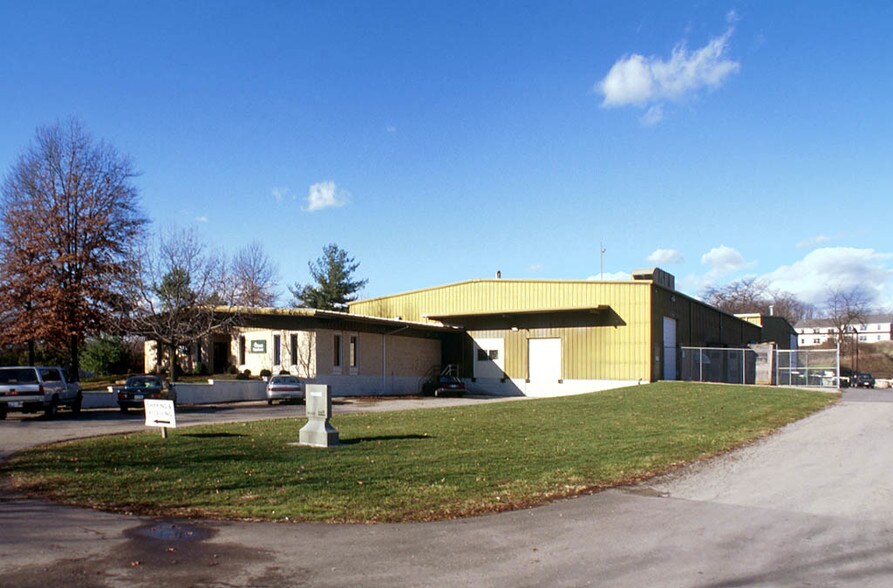 Primary Photo Of 360 Harmon Ave, Lebanon Warehouse For Lease