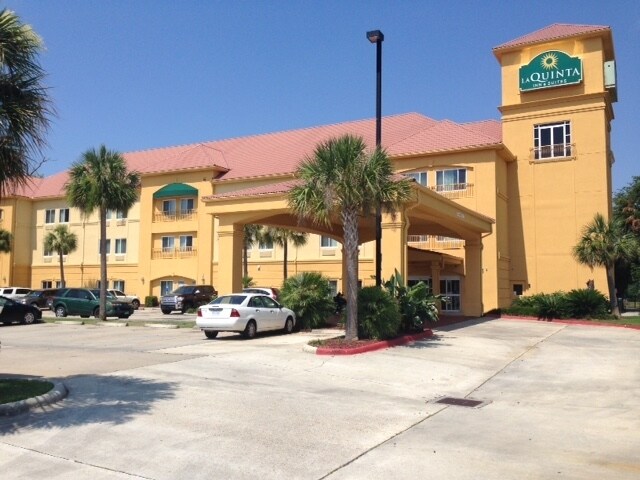 Primary Photo Of 957 Cedar Lake Rd, Biloxi Hotel For Sale