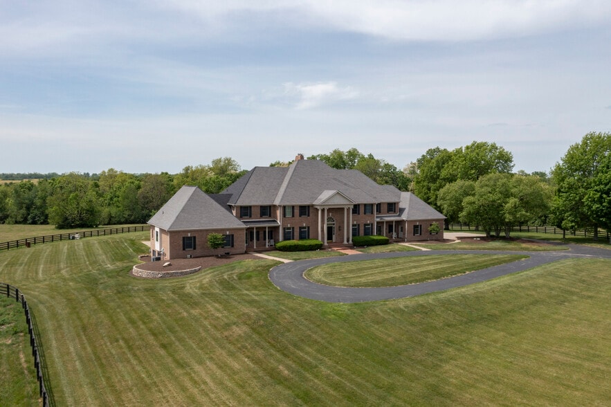 More Photos Of 4664 Lexington Rd, Winchester Specialty For Sale