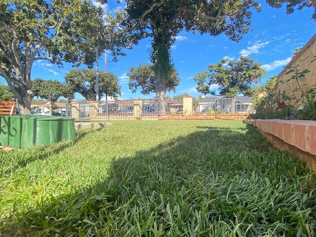 More Photos Of 4069-4071 Sawtelle Blvd, Culver City Apartments For Sale