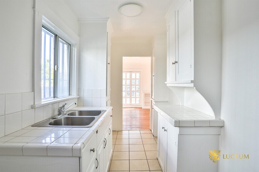 More Photos Of 2867-2873 Edgehill Dr, Los Angeles Apartments For Sale