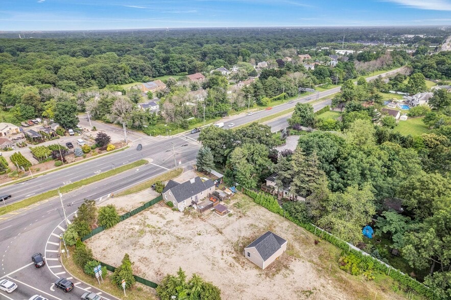 More Photos Of 557 Deer Park Rd, Dix Hills Flex For Sale