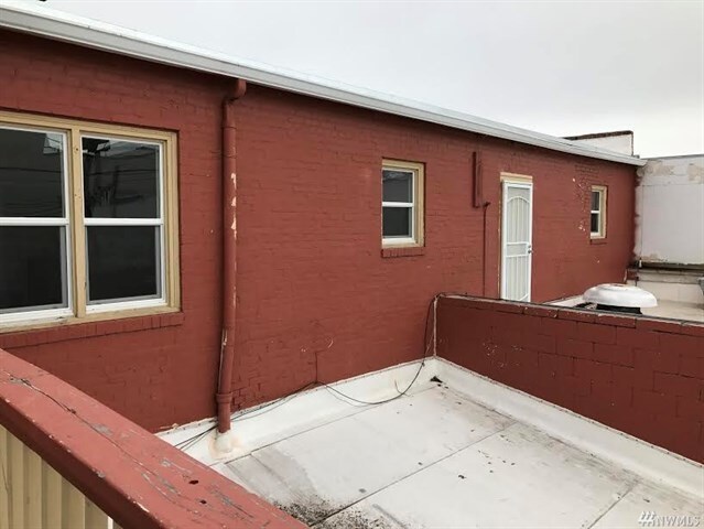 More Photos Of 23 Basin St SW, Ephrata Storefront Retail Residential For Lease