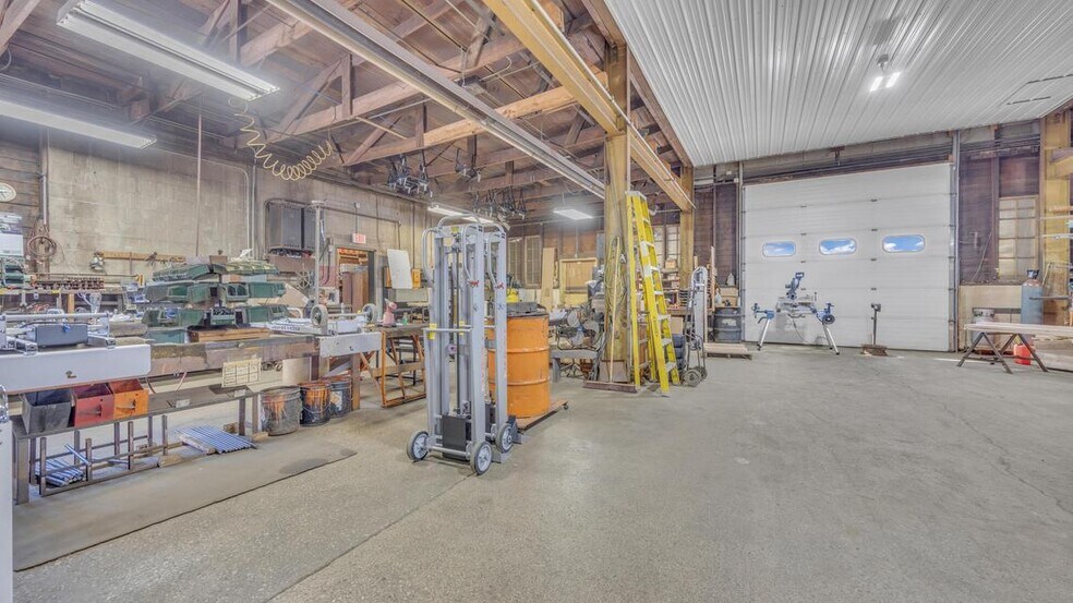 More Photos Of 310 S 10th St, Oostburg Manufacturing For Sale