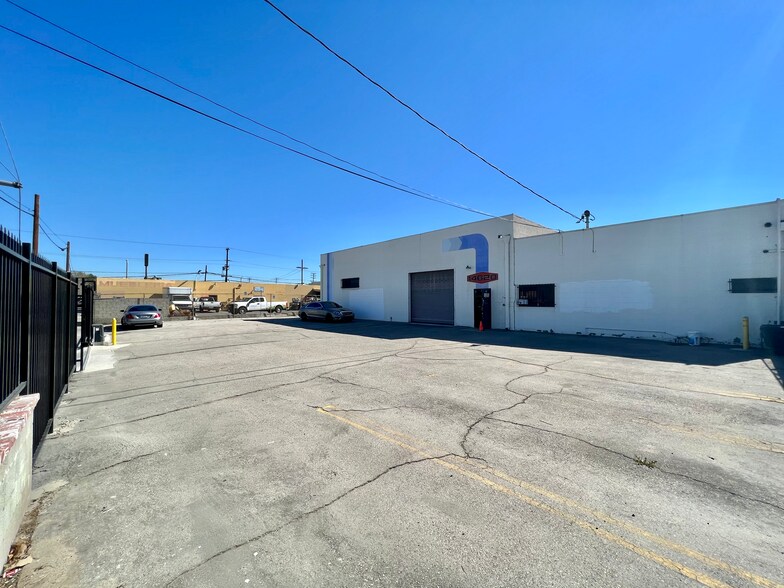 More Photos Of 14620 Novice St, Panorama City Warehouse For Sale