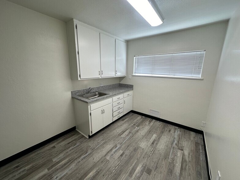 More Photos Of 2731 H St, Bakersfield Medical For Sale