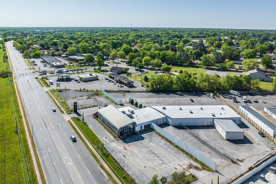 6175 Mt Moriah Road Ext, Memphis, TN 38115 Showroom For Sale