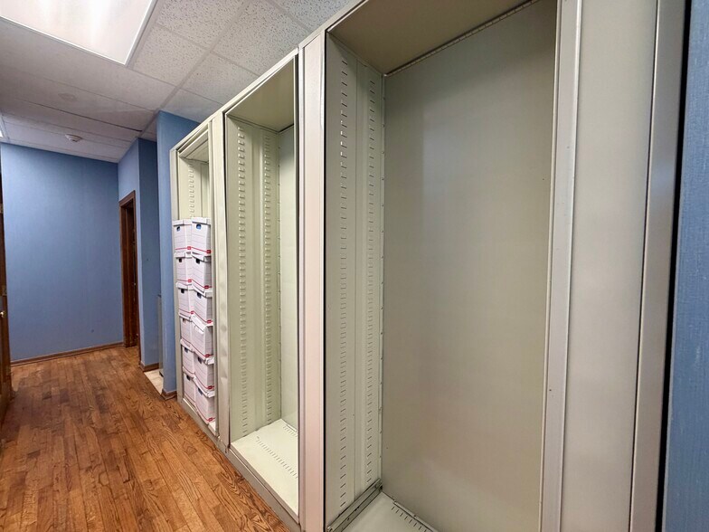 More Photos Of 3560 Delaware St, Beaumont Medical For Sale
