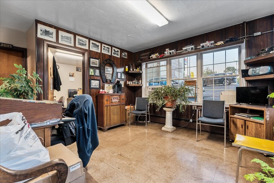 More Photos Of 368 Central Ave, Albany Auto Repair For Sale