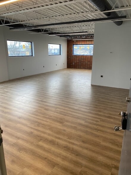 More Photos Of 6828 Commerce St, Springfield Office For Sale