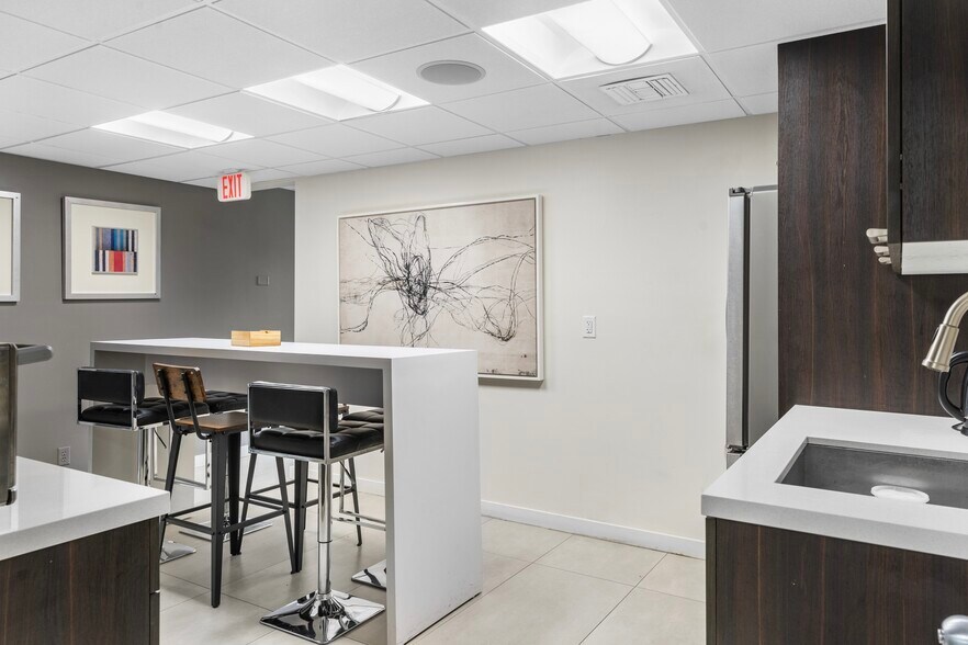 More Photos Of 701 E Commercial Blvd, Oakland Park Medical For Sale