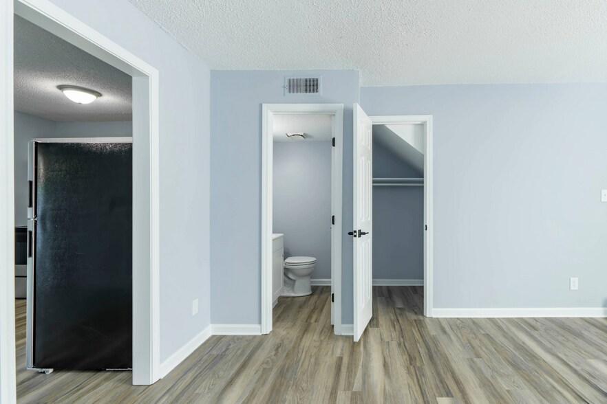 More Photos Of 300 E Charlotte Ave, Mount Holly Apartments For Sale