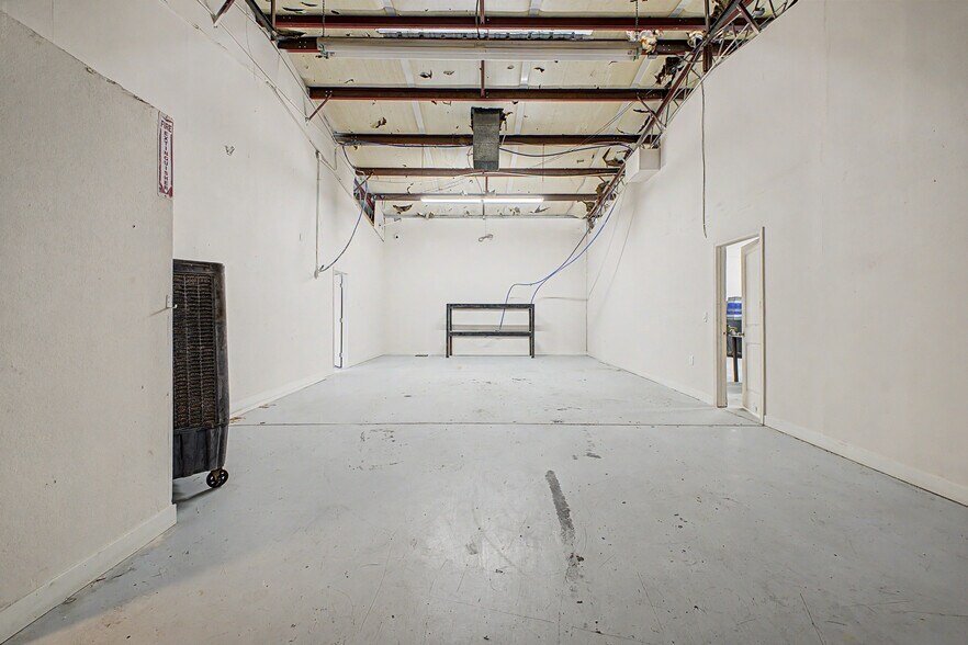 More Photos Of 3050 W 4th Ave, Apache Junction Warehouse For Lease