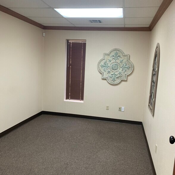 More Photos Of 8524 S Western Ave, Oklahoma City Medical For Sale