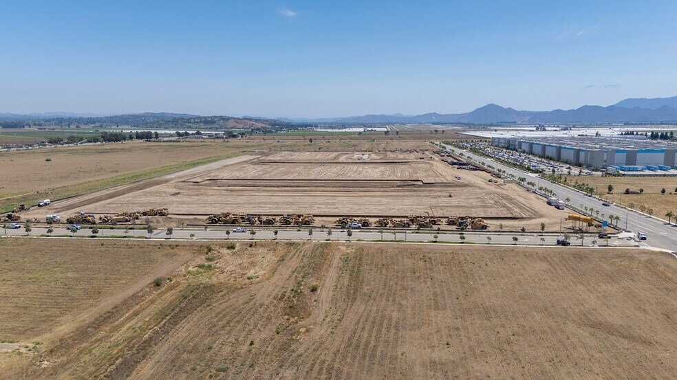 More Photos Of 101 Logistics Ctr, Oxnard Unknown For Lease