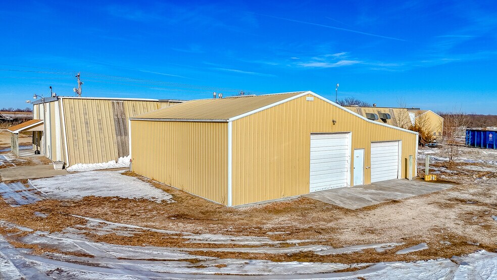 More Photos Of 1292 SW 125th Rd, Holden Light Manufacturing For Sale