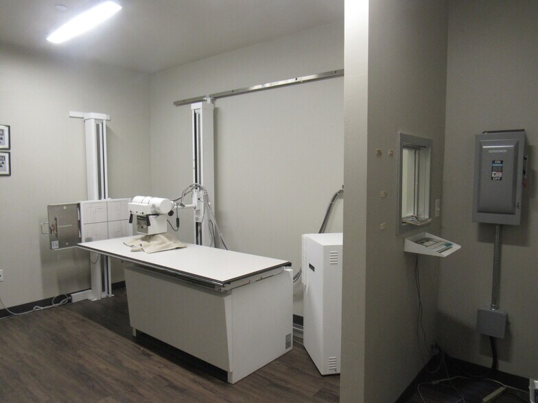 More Photos Of 595 W FM 120, Pottsboro Office For Lease