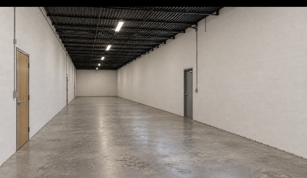 More Photos Of 1346 S Dixie Hwy, Hollywood Warehouse For Lease